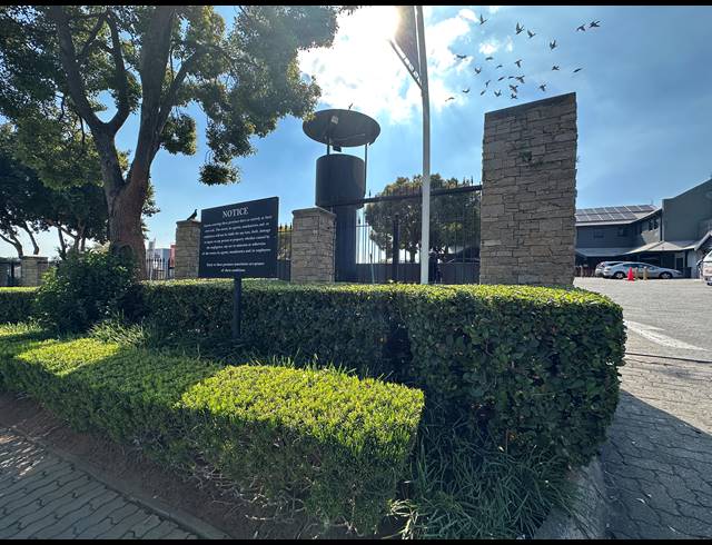 89M² OFFICE TO LET IN PARKMORE